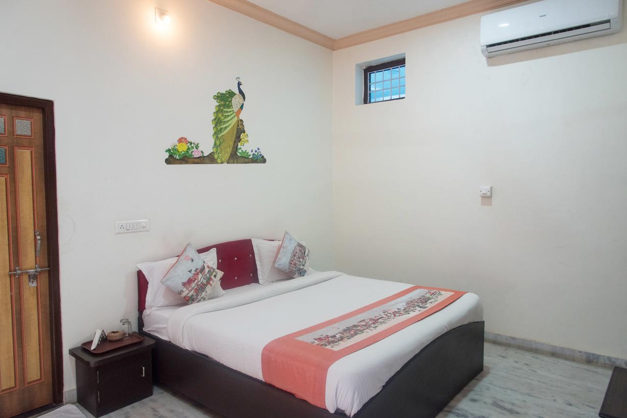 Oyo 11743 Hotel Shree Krishna Udaipur Eksteriør billede