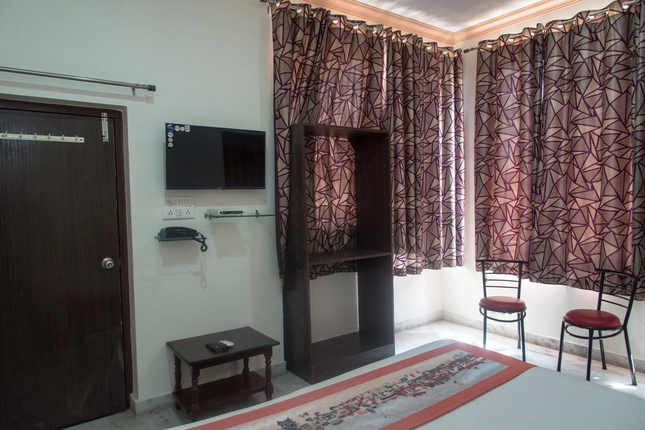 Oyo 11743 Hotel Shree Krishna Udaipur Eksteriør billede